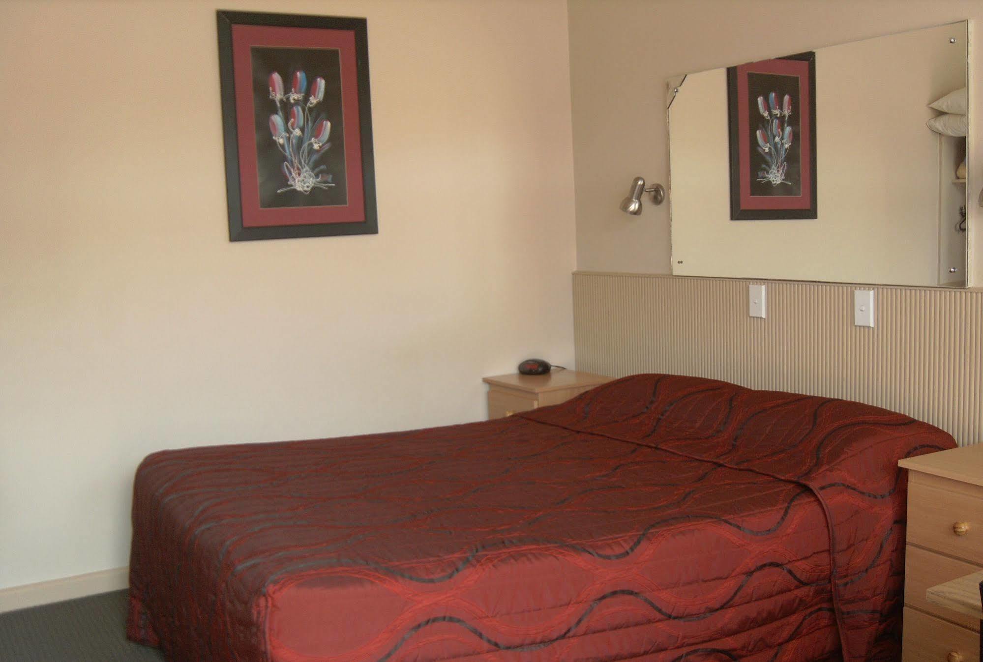Travellers Rest Motel Бернсдейл Екстериор снимка